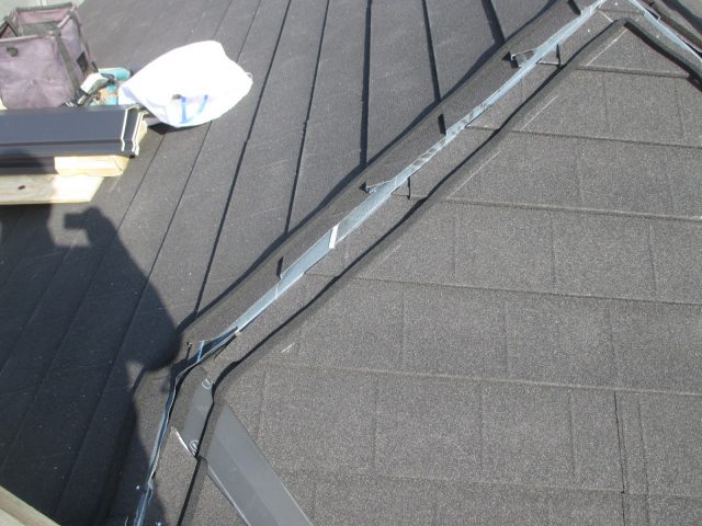 稲美町で棟板金の下地形成